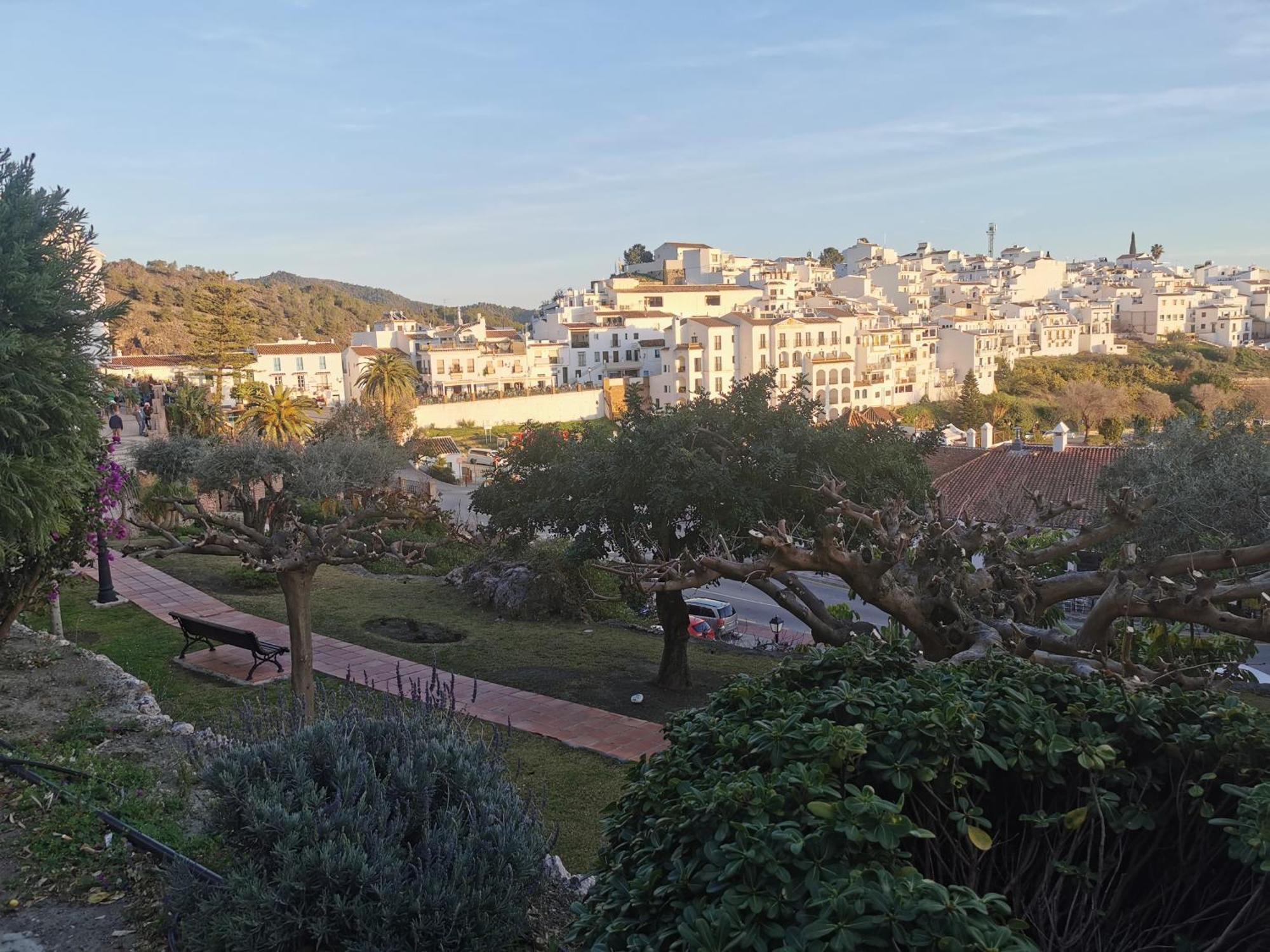 Apartamento Maria Platero Centrico Y Con Las Mejores Vistas Del Casco Antiguo La Montana Y El Mar Mediterraneo Фрихилиана Экстерьер фото
